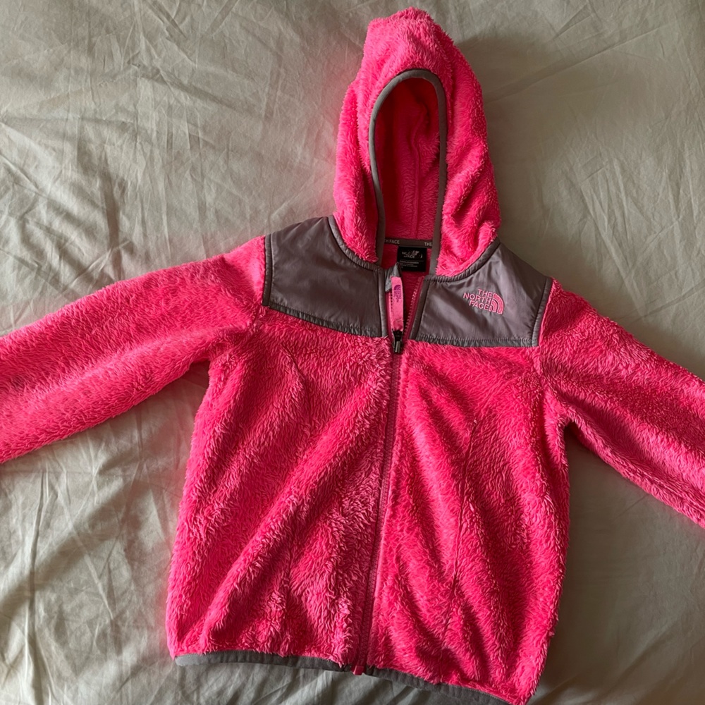 Size 5 girls USED North Face fleece jacket - good for outdoor playtime